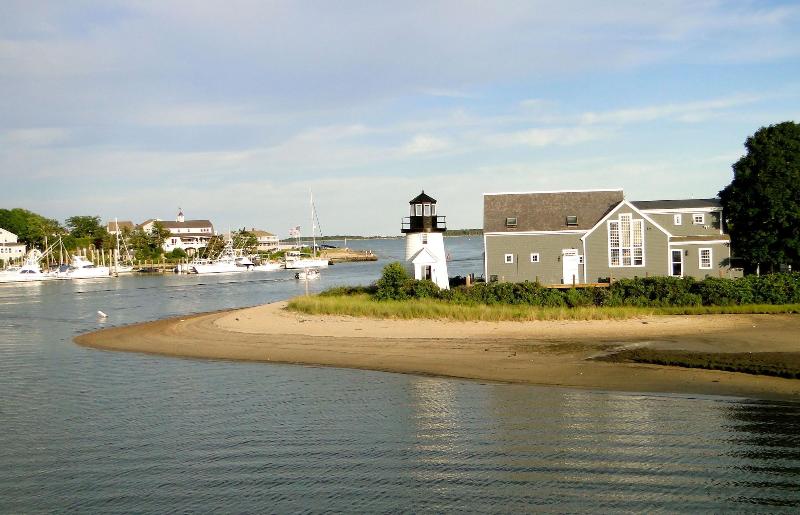 Hyannis Holiday Motel image