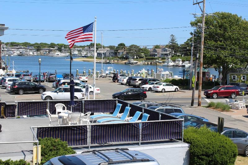 Hyannis Holiday Motel image
