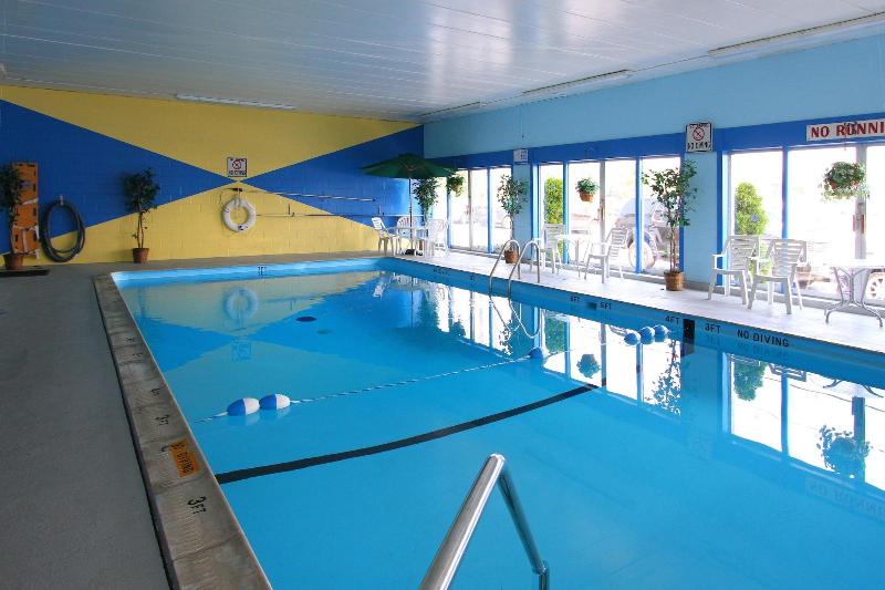 Hyannis Holiday Motel image