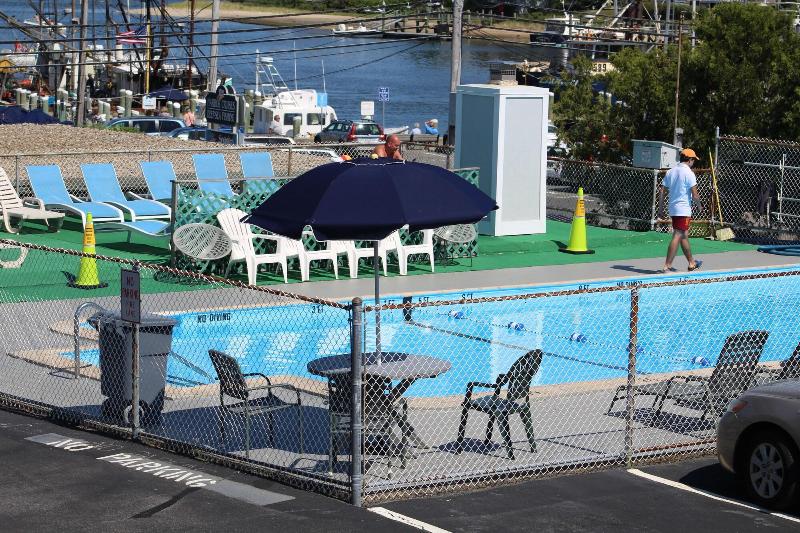 Hyannis Holiday Motel image