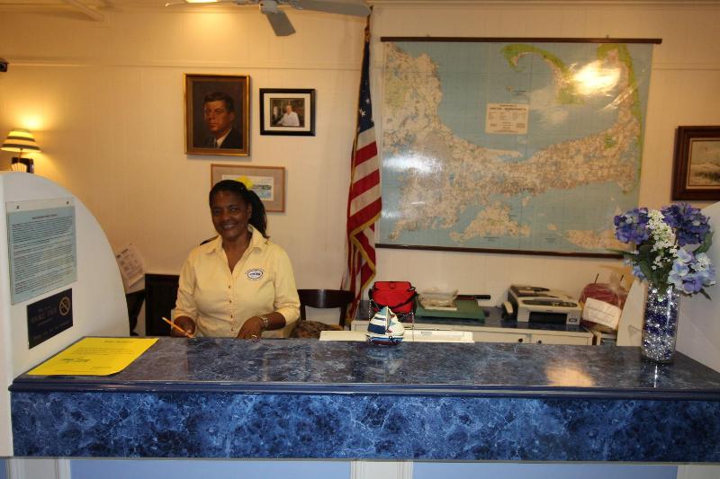 Hyannis Holiday Motel image