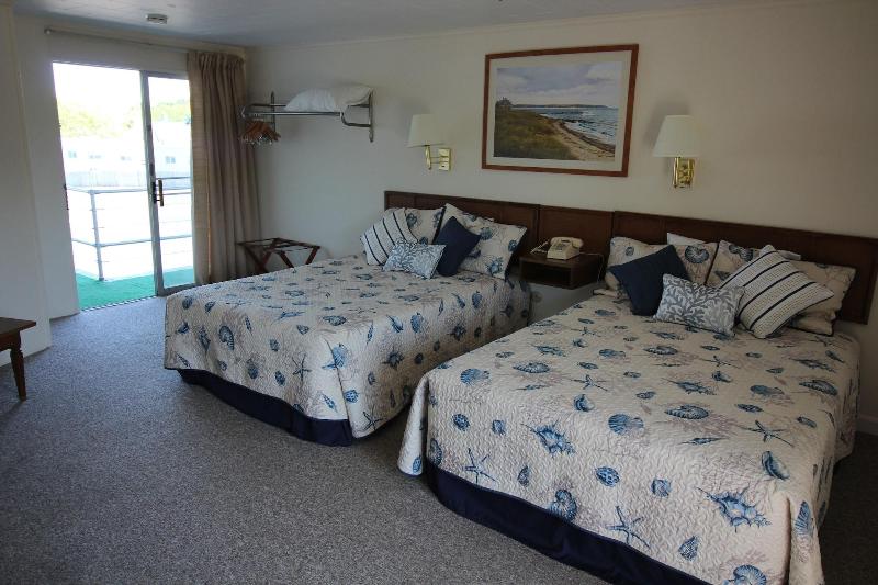 Hyannis Holiday Motel image