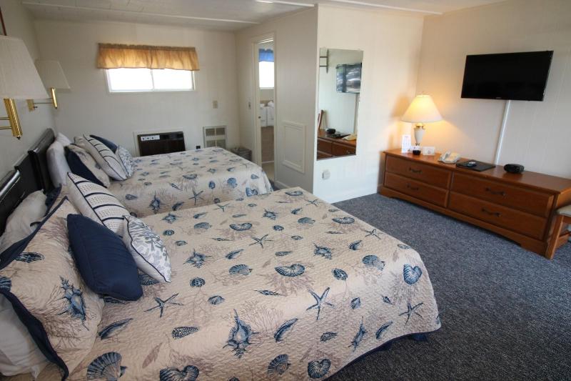 Hyannis Holiday Motel image