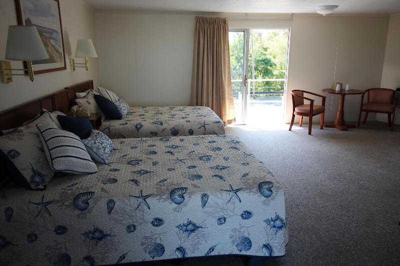Hyannis Holiday Motel image