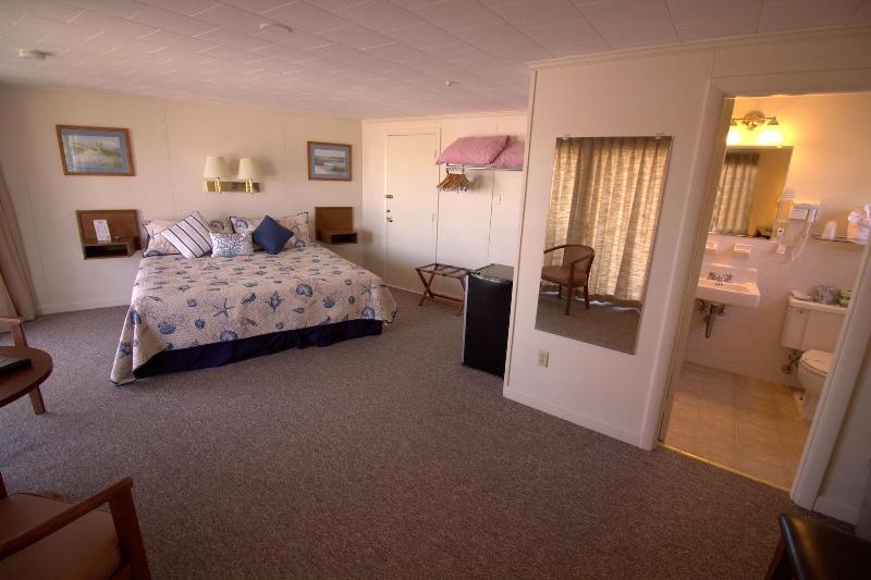 Hyannis Holiday Motel image