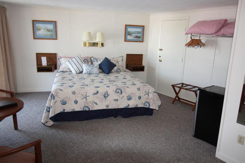 Hyannis Holiday Motel image