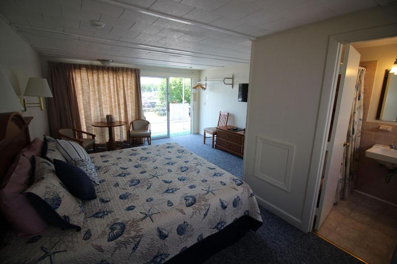 Hyannis Holiday Motel image