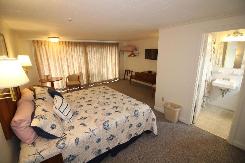 Hyannis Holiday Motel image