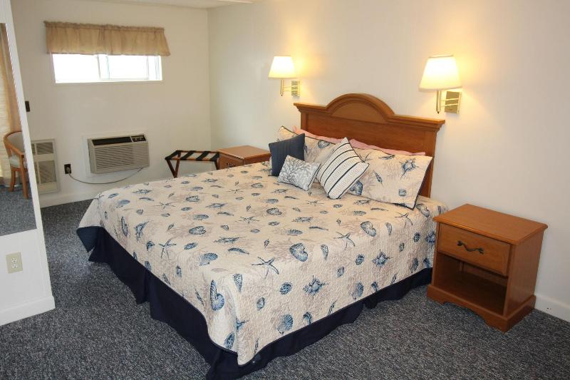 Hyannis Holiday Motel image