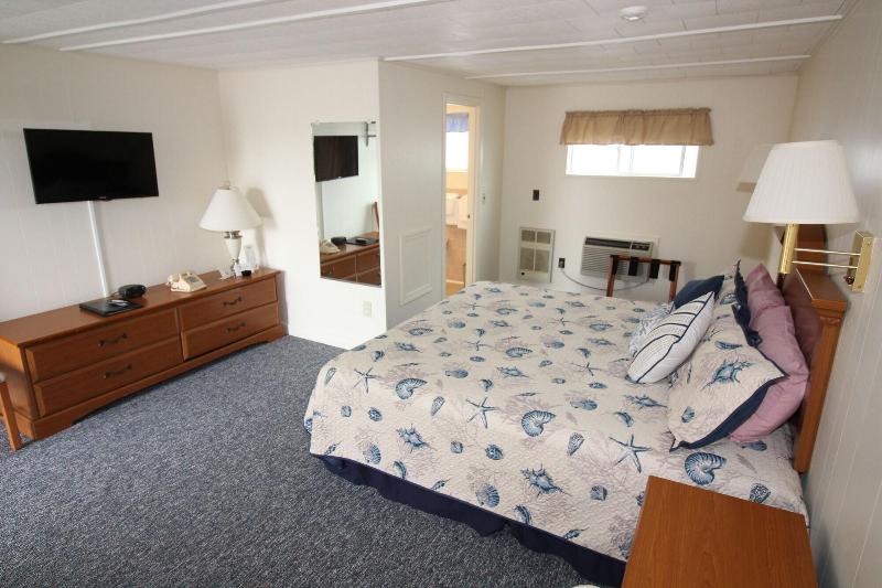 Hyannis Holiday Motel image