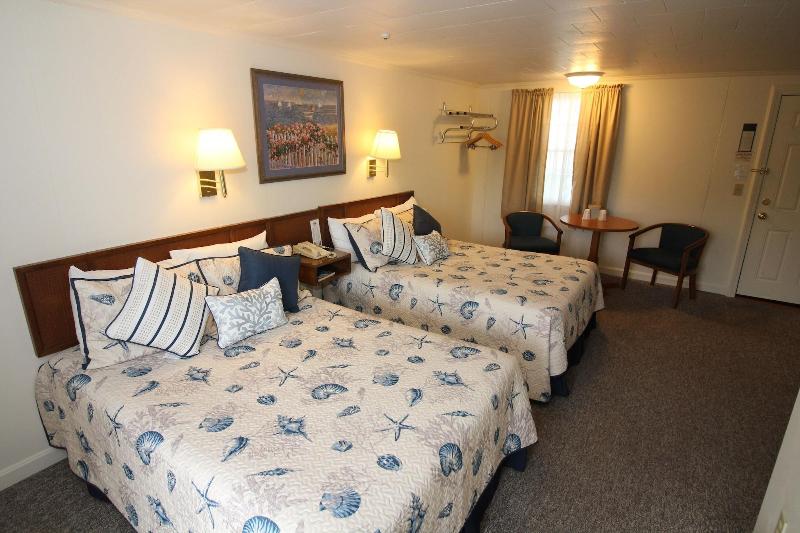 Hyannis Holiday Motel image