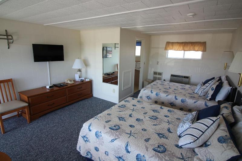 Hyannis Holiday Motel image