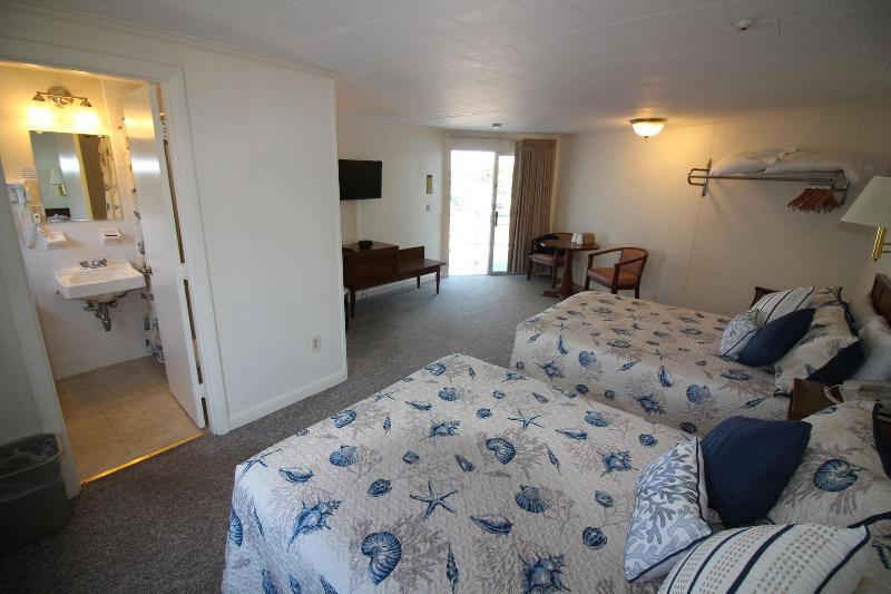 Hyannis Holiday Motel image