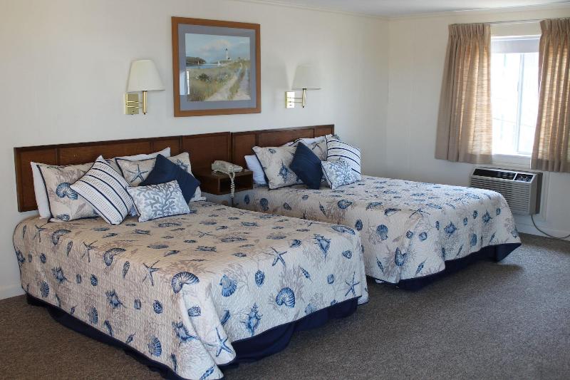 Hyannis Holiday Motel image