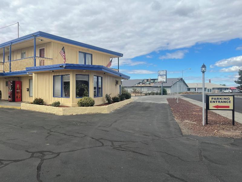 Motel Oasis Inn image