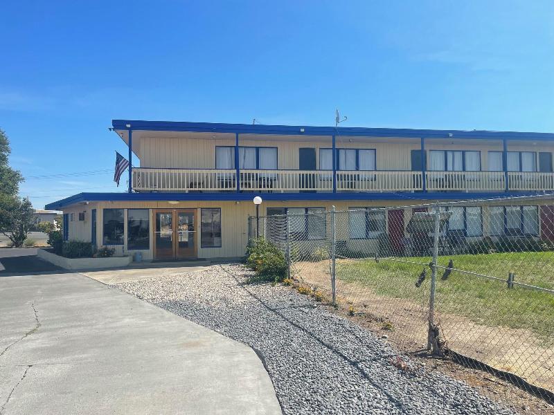 Motel Oasis Inn image