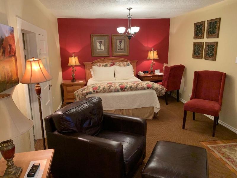 Rainbow Courts Motel image