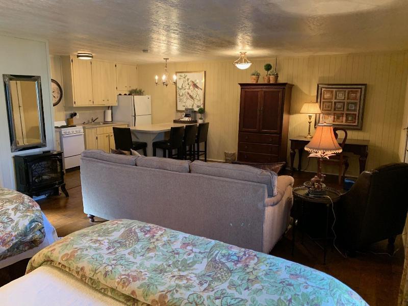 Rainbow Courts Motel image