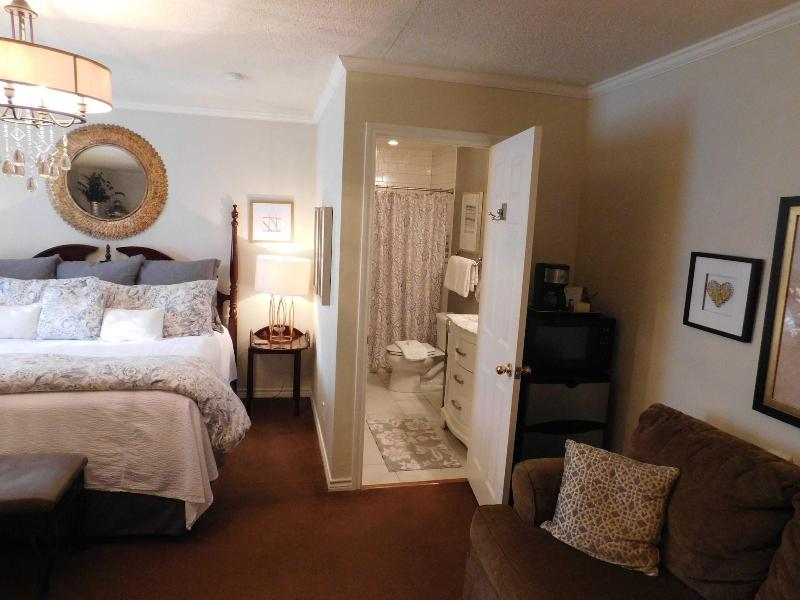 Rainbow Courts Motel image