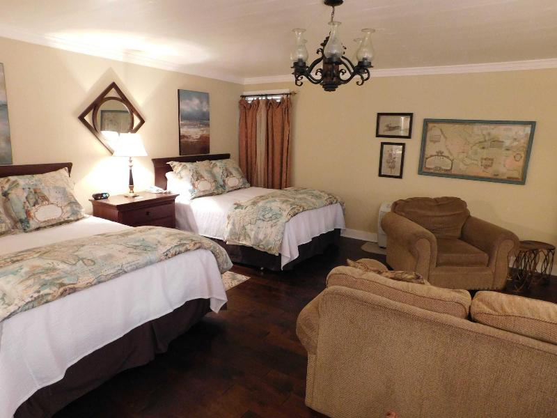 Rainbow Courts Motel image