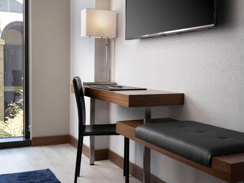 AC Hotel Austin-university image