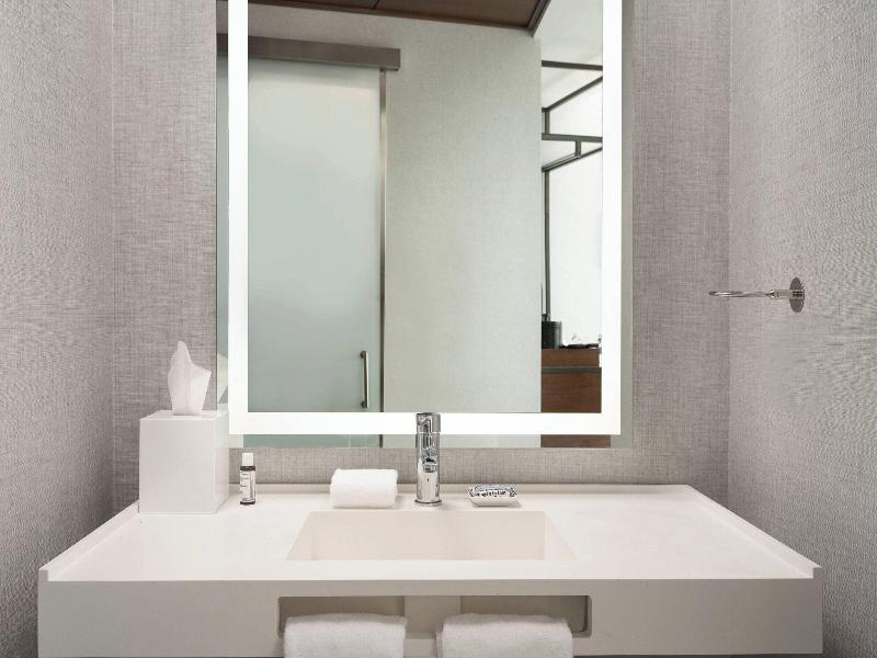 AC Hotel Austin-university image