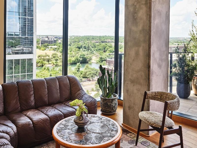 Austin Proper Hotel, a Member of Design Hotels image