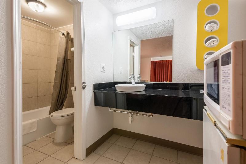 Motel 6 Schenectady, Ny image