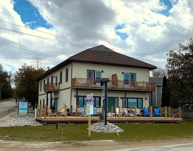 Paradise Inn On The Beach — general view