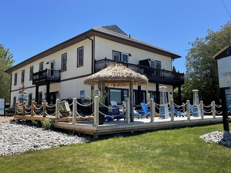 Paradise Inn On The Beach — exterior view
