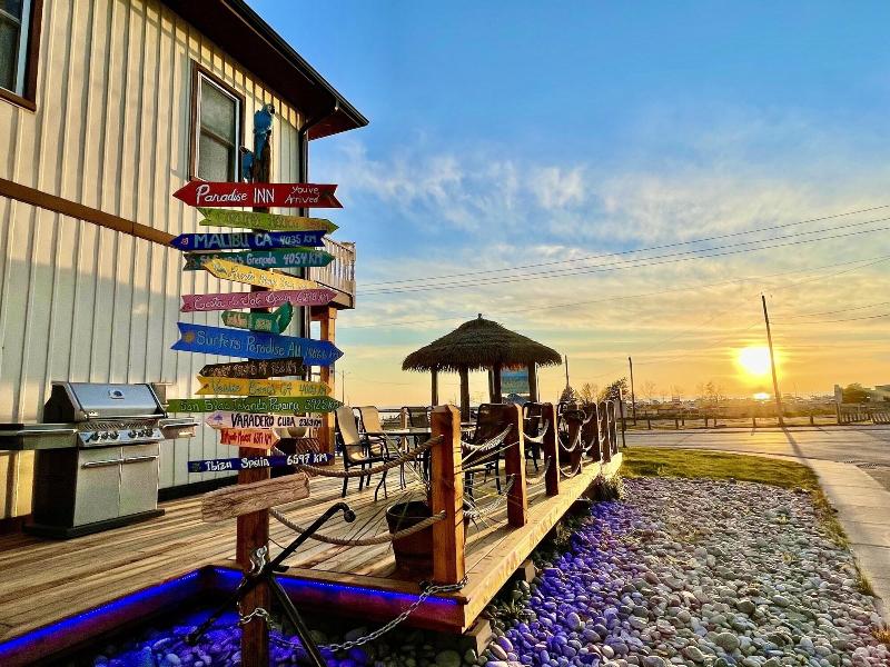 Paradise Inn On The Beach image