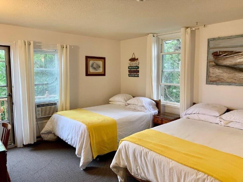 Paradise Inn On The Beach image