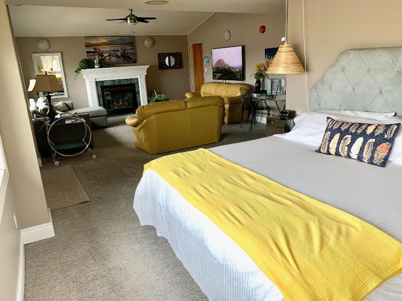 Paradise Inn On The Beach image