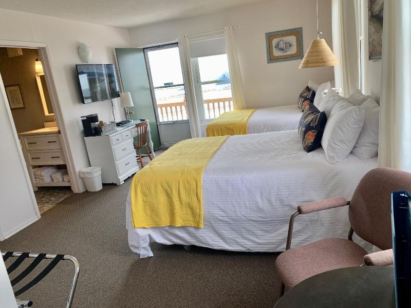 Paradise Inn On The Beach image