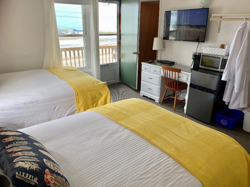 Paradise Inn On The Beach image