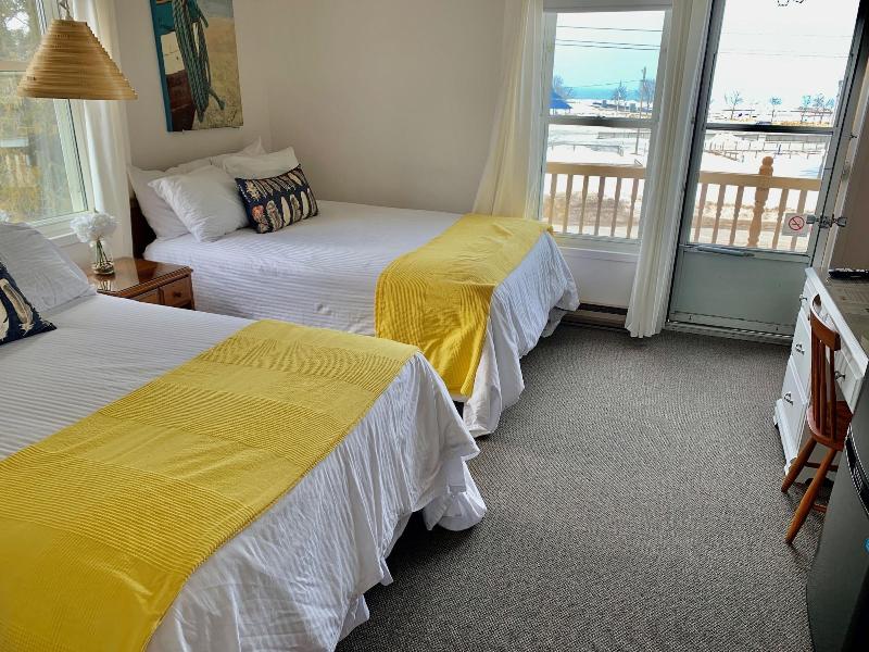 Paradise Inn On The Beach image