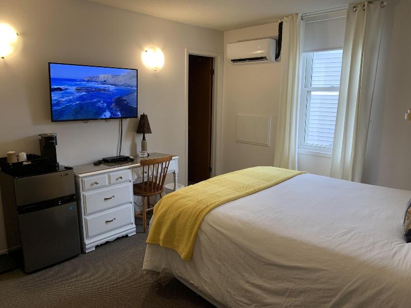 Paradise Inn On The Beach image
