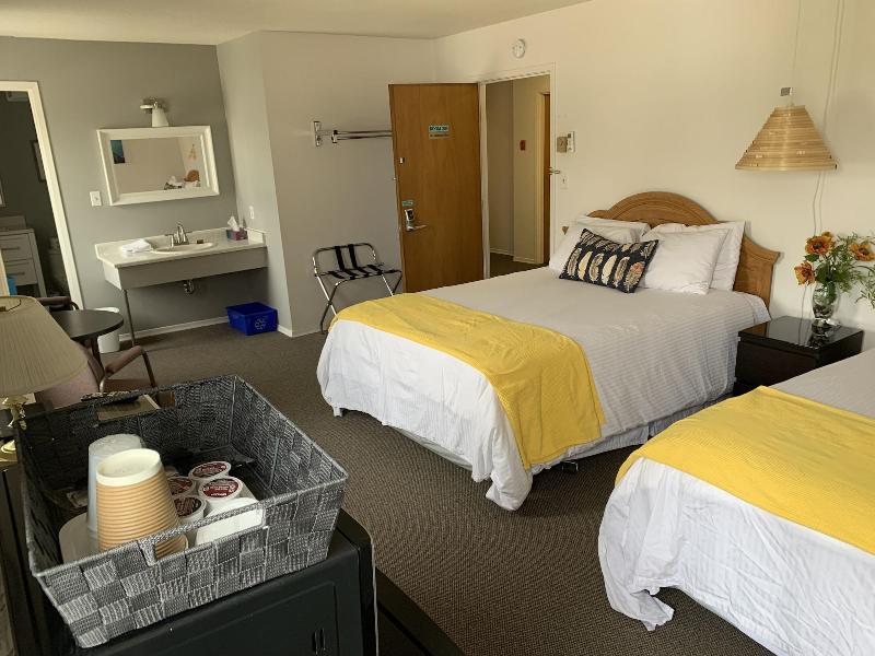 Paradise Inn On The Beach image