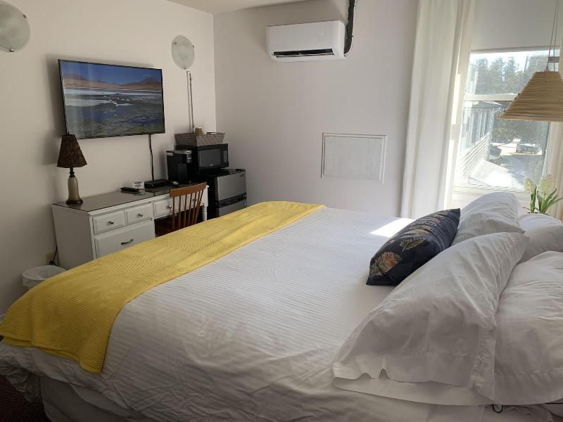 Paradise Inn On The Beach image