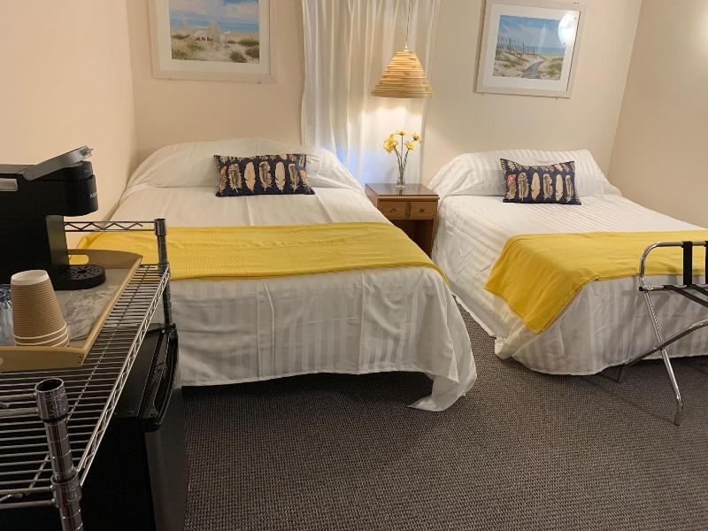 Paradise Inn On The Beach image