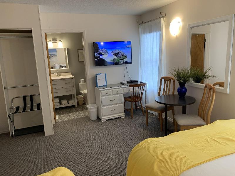 Paradise Inn On The Beach image
