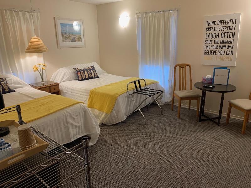 Paradise Inn On The Beach image
