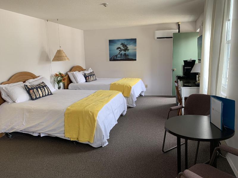 Paradise Inn On The Beach image