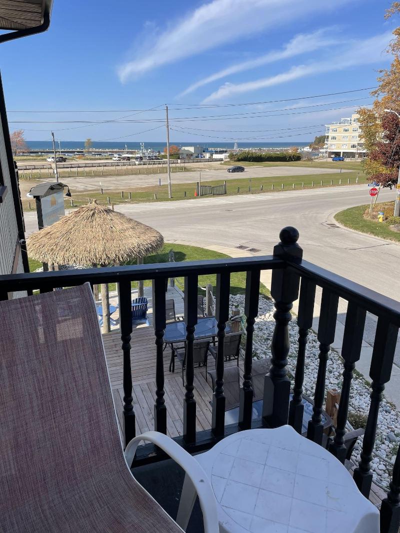 Paradise Inn On The Beach image