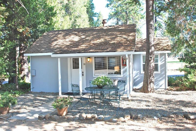 The Pines Motel And Cottages image