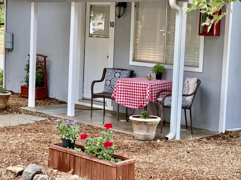 The Pines Motel And Cottages image