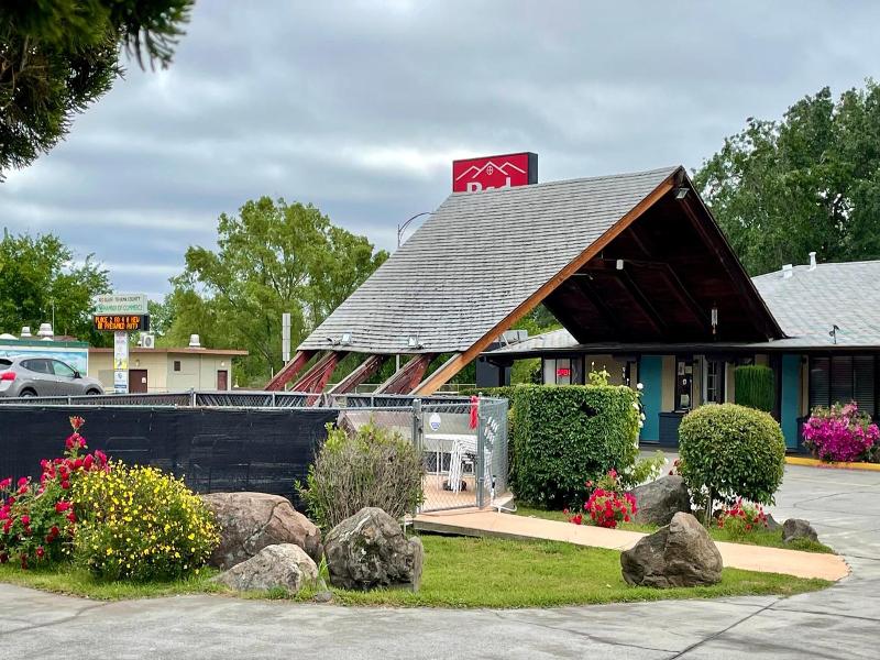 Red Bluff Inn — exterior view