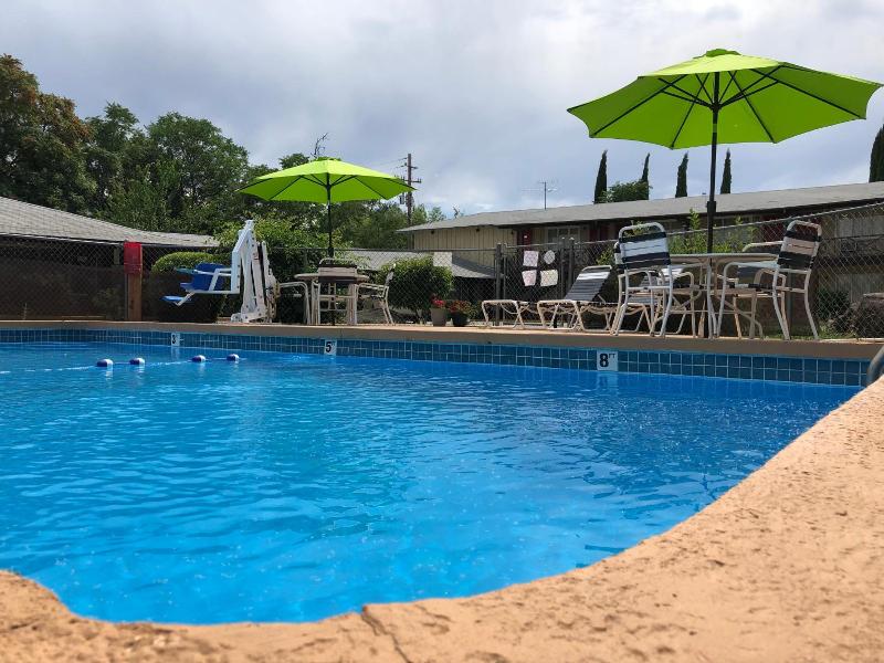 Red Bluff Inn — general view