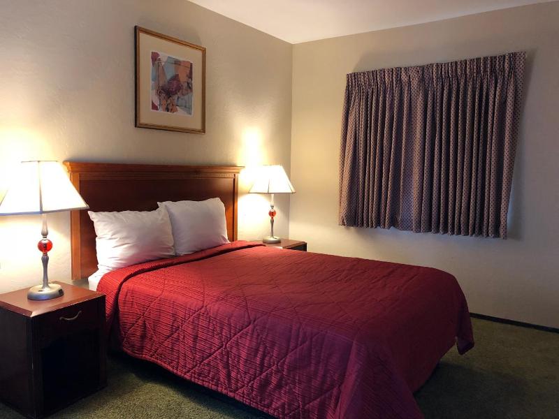 Red Bluff Inn image