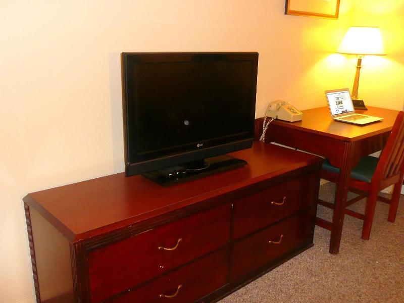 Red Bluff Inn image